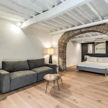 Vicolo Orsoline Piazza Spagna * ローマ